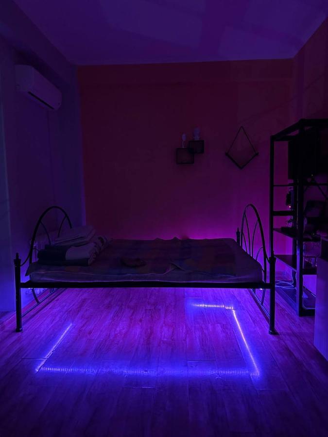 1-Room Apart. 21 On Usenbaeva 52 Near Eurasia Shopping Center Бишкек Экстерьер фото