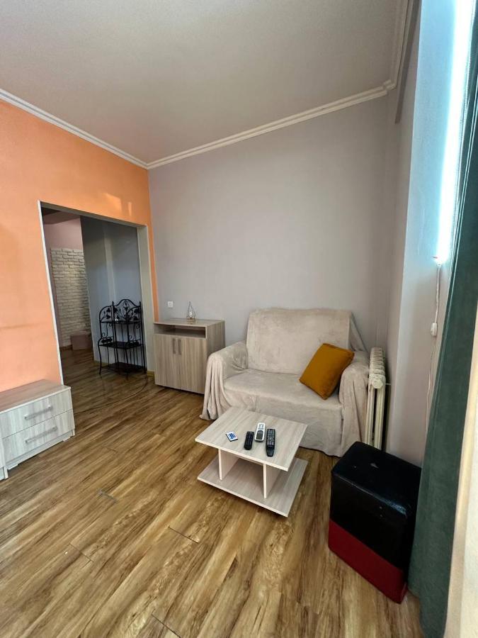 1-Room Apart. 21 On Usenbaeva 52 Near Eurasia Shopping Center Бишкек Экстерьер фото