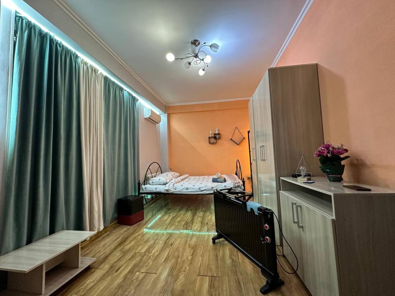 1-Room Apart. 21 On Usenbaeva 52 Near Eurasia Shopping Center Бишкек Экстерьер фото