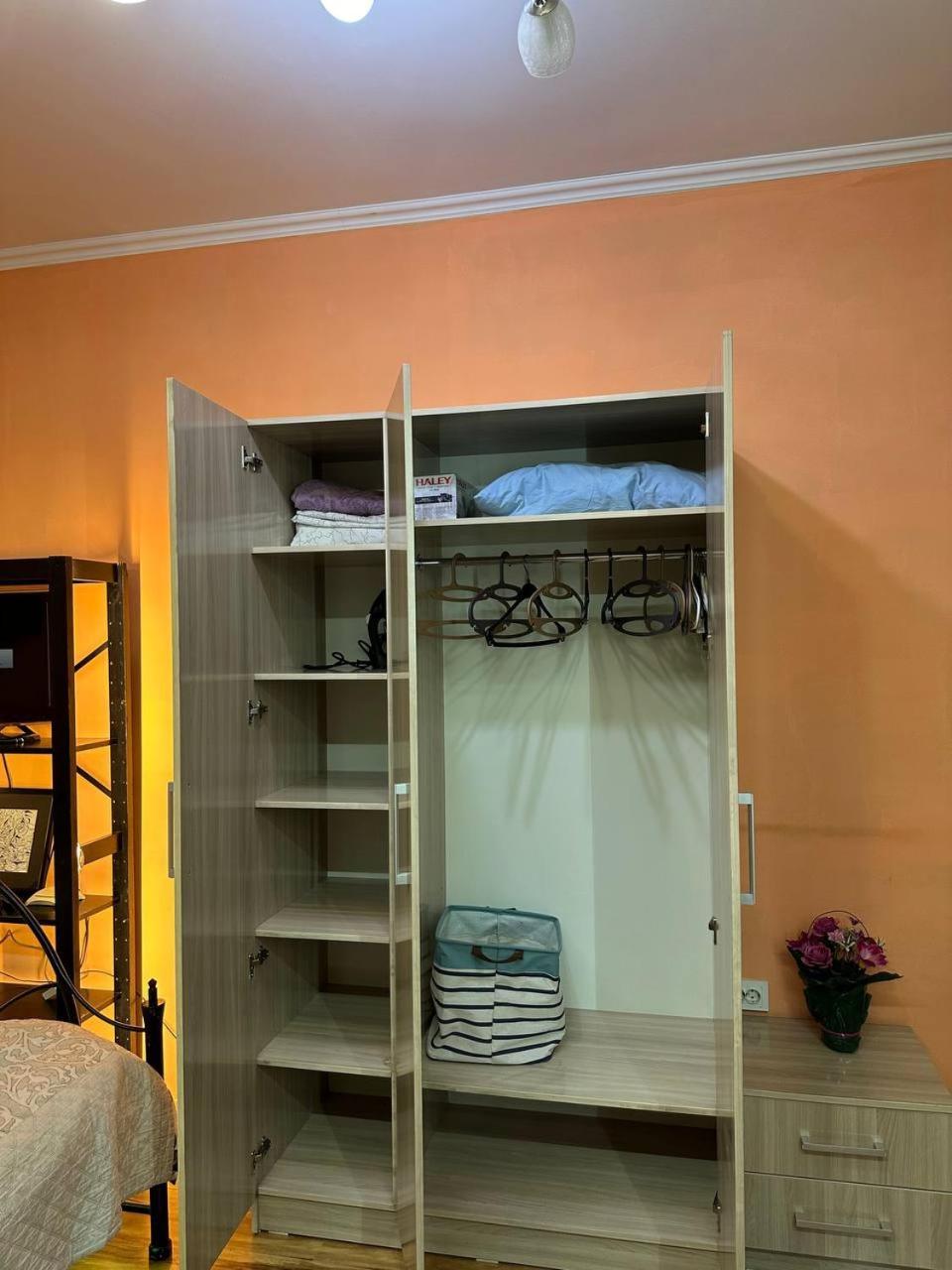 1-Room Apart. 21 On Usenbaeva 52 Near Eurasia Shopping Center Бишкек Экстерьер фото